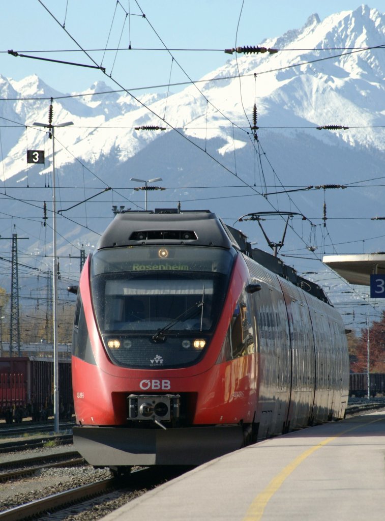 The ÖBB ET 4024 090-5 to Rosenheim is leaving Hall in Tirol. In the background, the magnificent snow-covered Tyrolean Alps.

November 7, 2009