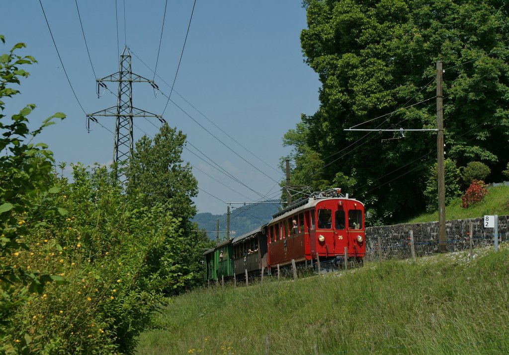 The old ex BB / Rh.B. ABe 4/4 N 35 by Chaulin. 
27.05.2012