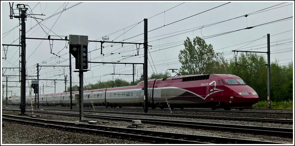 The PBA Thalys 4532 is arriving in Oostende on October 9th, 2011.