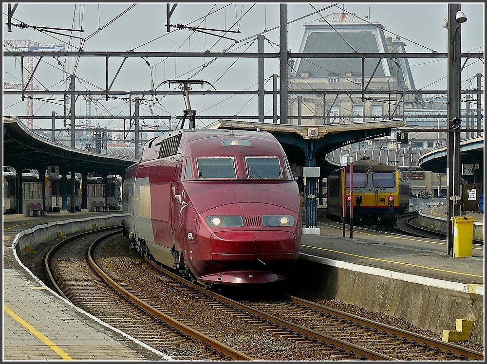 The PBA Thalys unit 4536 is leaving the station of Oostende on April 12th, 2009.