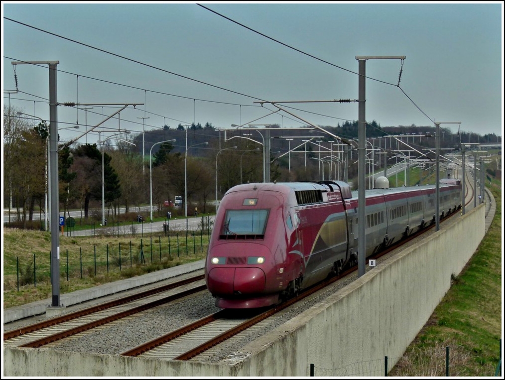 The PBKA Thalys 4301 is running on the high speed track N°3 near Thimister-Clermont on its way from Cologne to Brussels on March 20th, 2011.