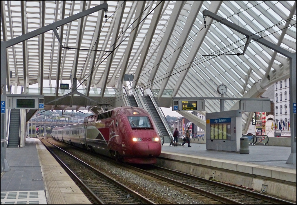 The PBKA Thalys 4344 is entering into the station Lige Guillemins on August 22nd, 2012.