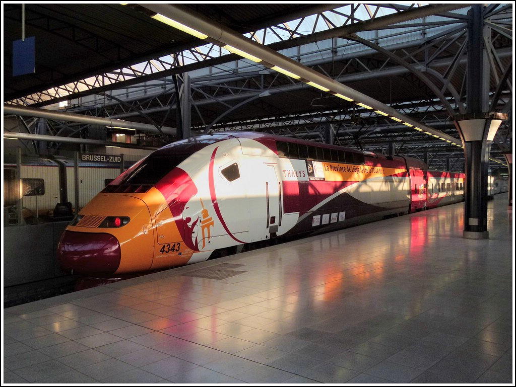 The PBKA Thalys unit 4343, making publicity for the Tour de France, pictured in Bruxelles Midi on March 24th, 2012.