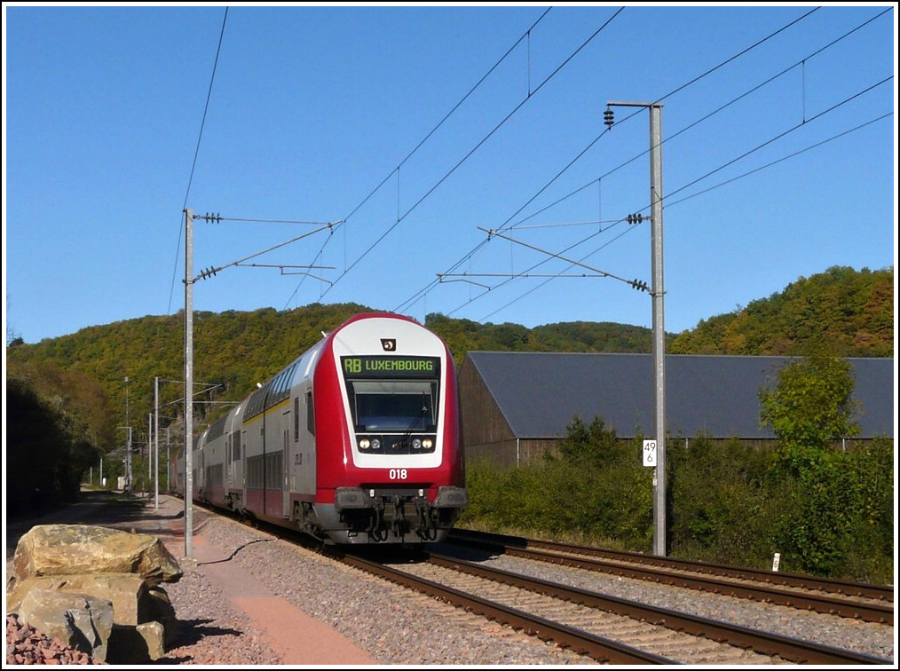 The RB 3240 Wiltz - Luxembourg City is running through Erpeldange/Ettelbrck on October 15th, 2011.