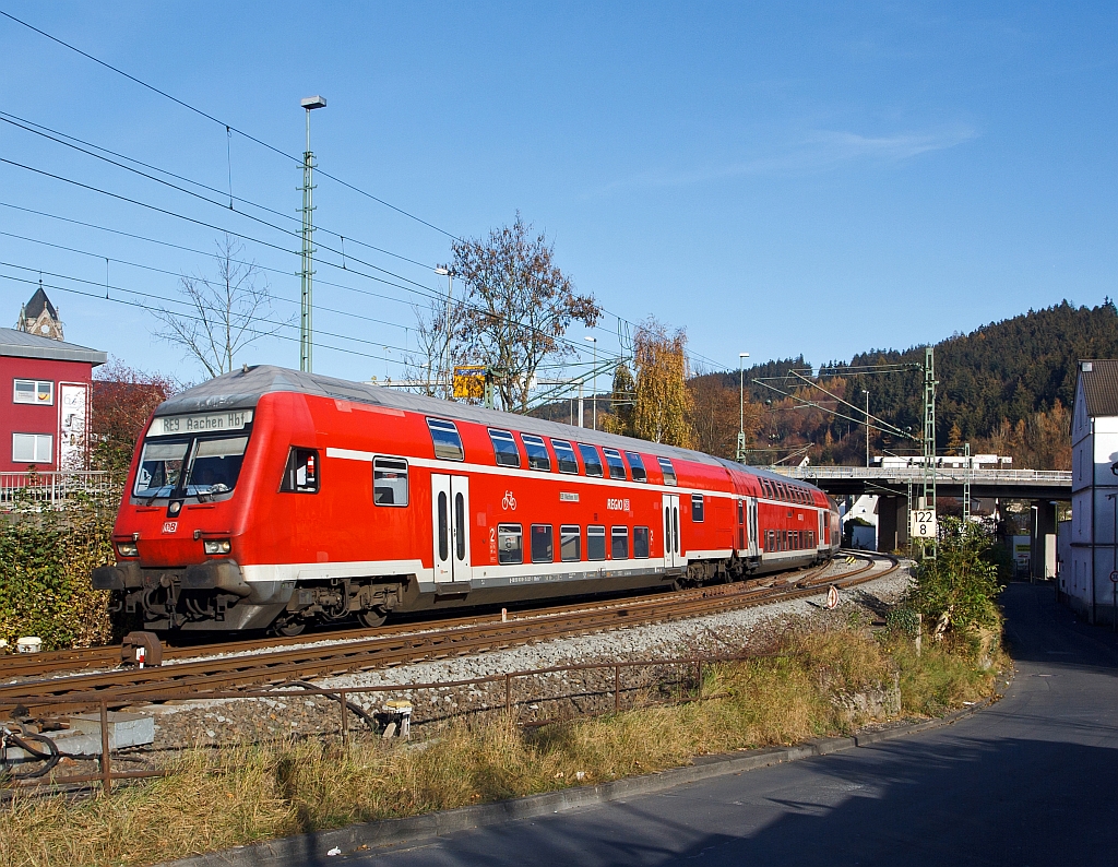 The RE 9 - Rhein-Sieg-Express (Siegen main station - Aachen main station) comes forward with a driving trailer, here just before the entrance to the station Betzdorf / Sieg on 13.11.2011