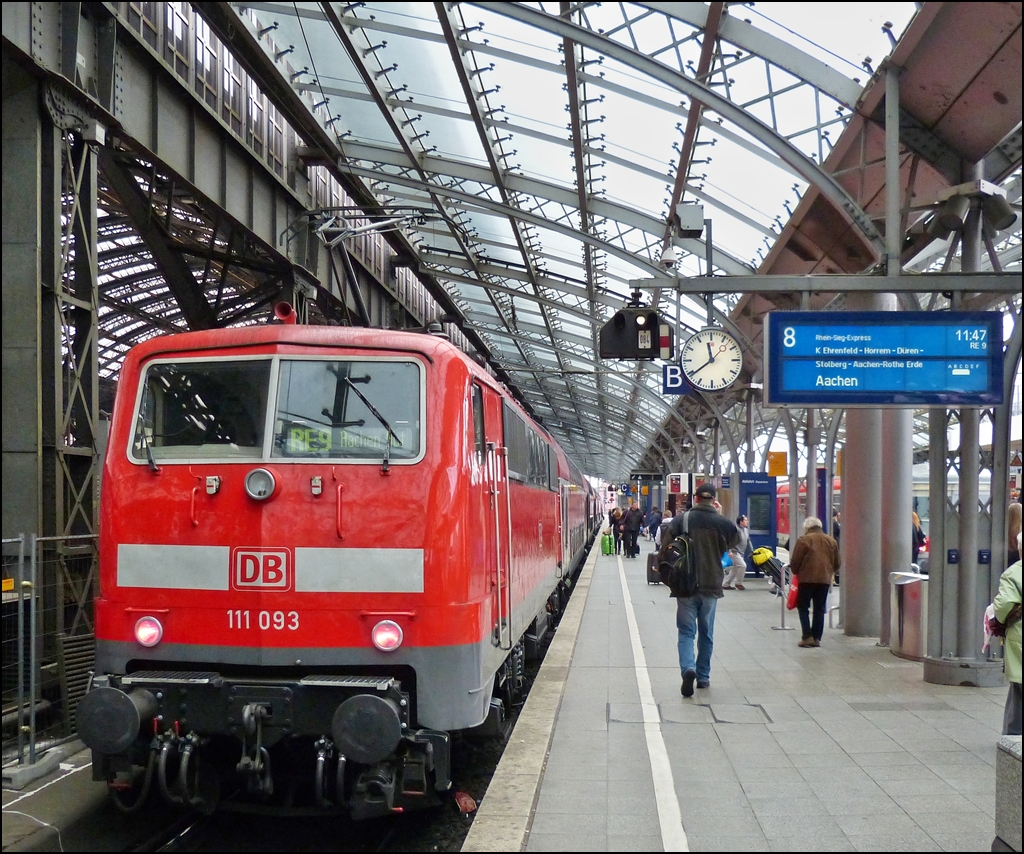 The RE 9 (Rhein-Sieg-Express) to Aachen photographed in Cologne main station on October 15th, 2012.