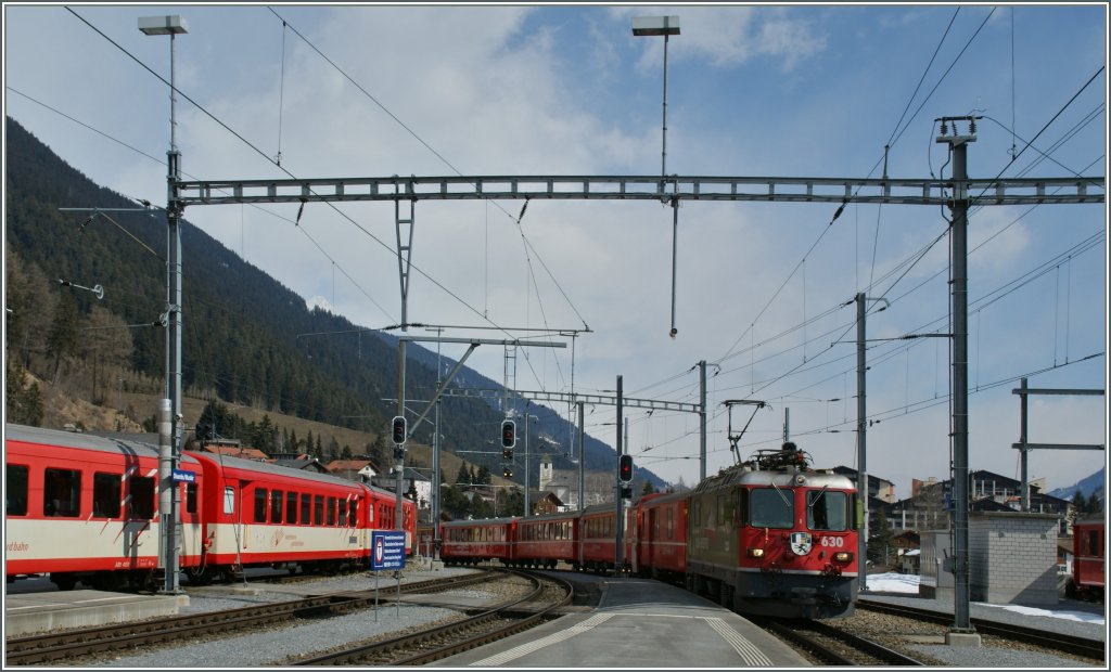 The RhB Ge 4/4 II 630 is arriving at Disentis. 
15.03.2013