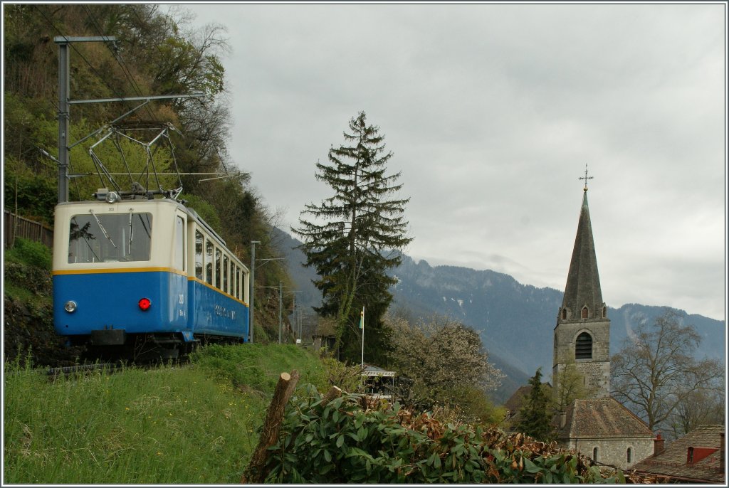 The Rochers de Naye BDe2/4 just after the Stop  Les Planches  in Montreux.
05.04.2012