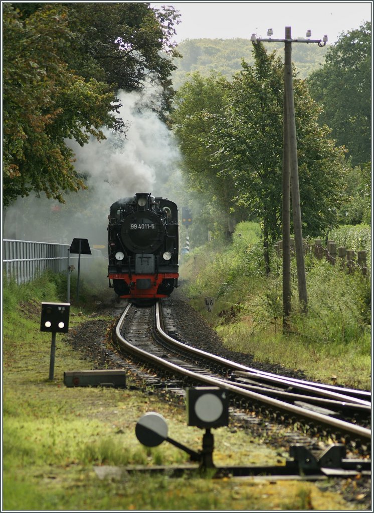 The RBB 99 4011-5 with his P 222 is arriving in Binz LB. 
16. 09.2010.