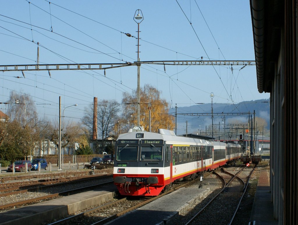 The RVT service 121 is arrived in Fleurier. 
19.11.2009