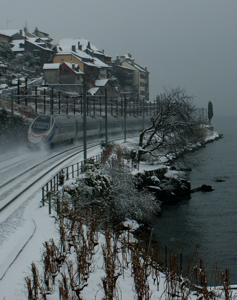 The SBB ETR 610 (EC to Milano) in the snow by St-Saphorin.
04.01.2010 