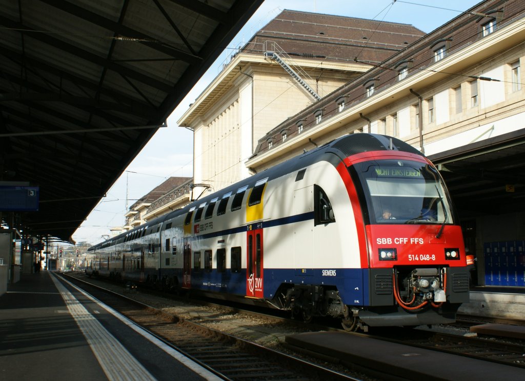 The SBB RABe 514 048-8 from the S-Bahn Zrich in Lausanne. 
04.11.2008