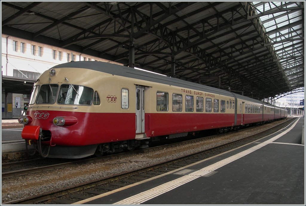 The SBB RAe TEE II 1053 in Lausanne. 
30.04.2013