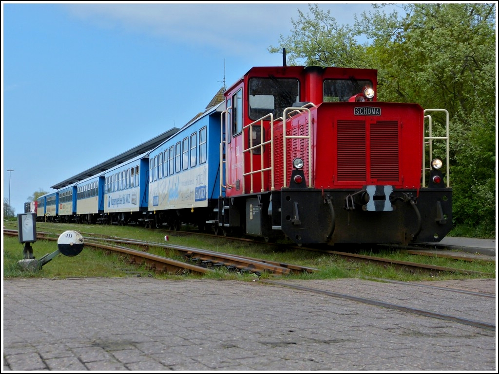 The Schma Diesel engine 399 108-0 is waiting for passengers in the station of Wangerooge on May 7th, 2012. 