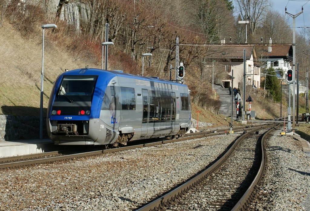 The SNCF local service from Besanon to la Chaux de Fonds n 96415 in the SBB Station Le Locle.
28.11.2009
