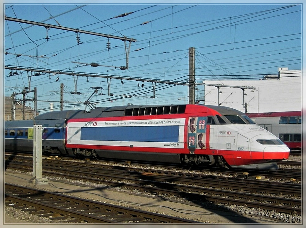 The TGV 507 making publicity for HSBC, is entering into the station of Luxembourg City on October 14th, 2007.