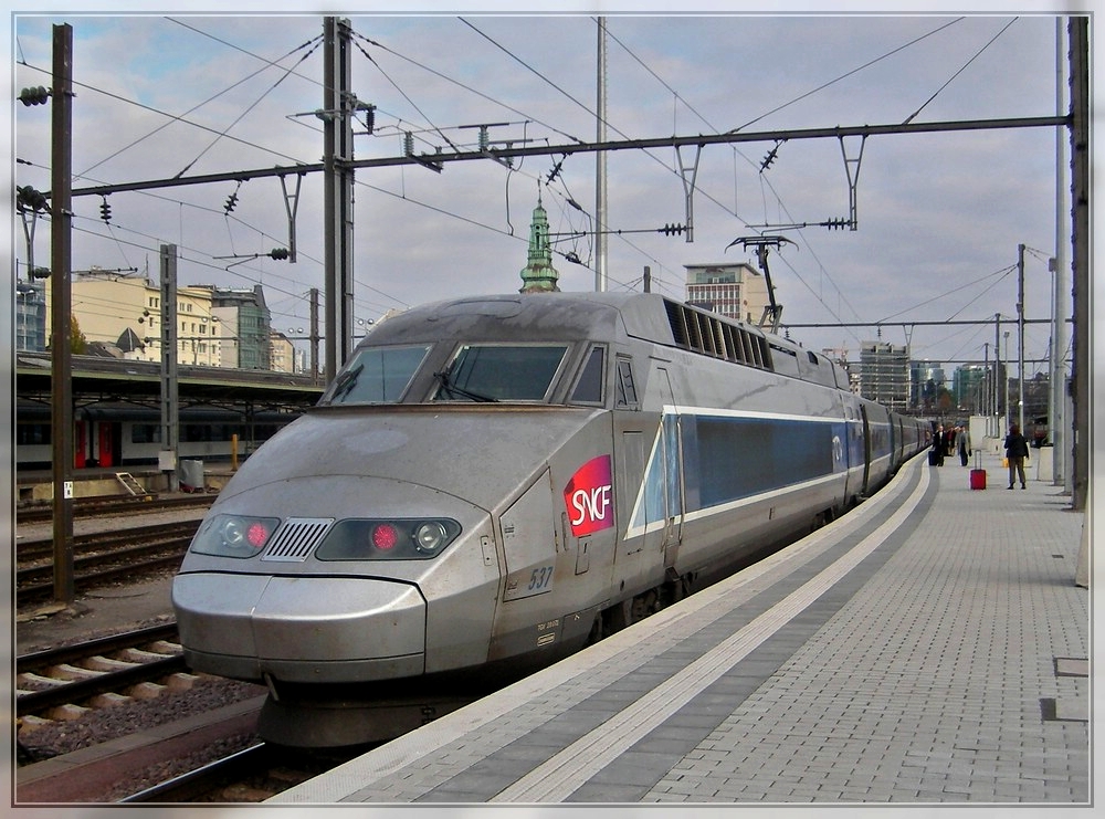 The TGV 537 is waiting for passengers in Luxembourg City on May 9th, 2007. 
