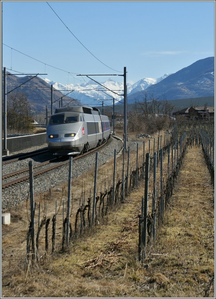 The  TGV de Neige  9268 from Birg to Paris by Salgesch. 
05.03.2011 