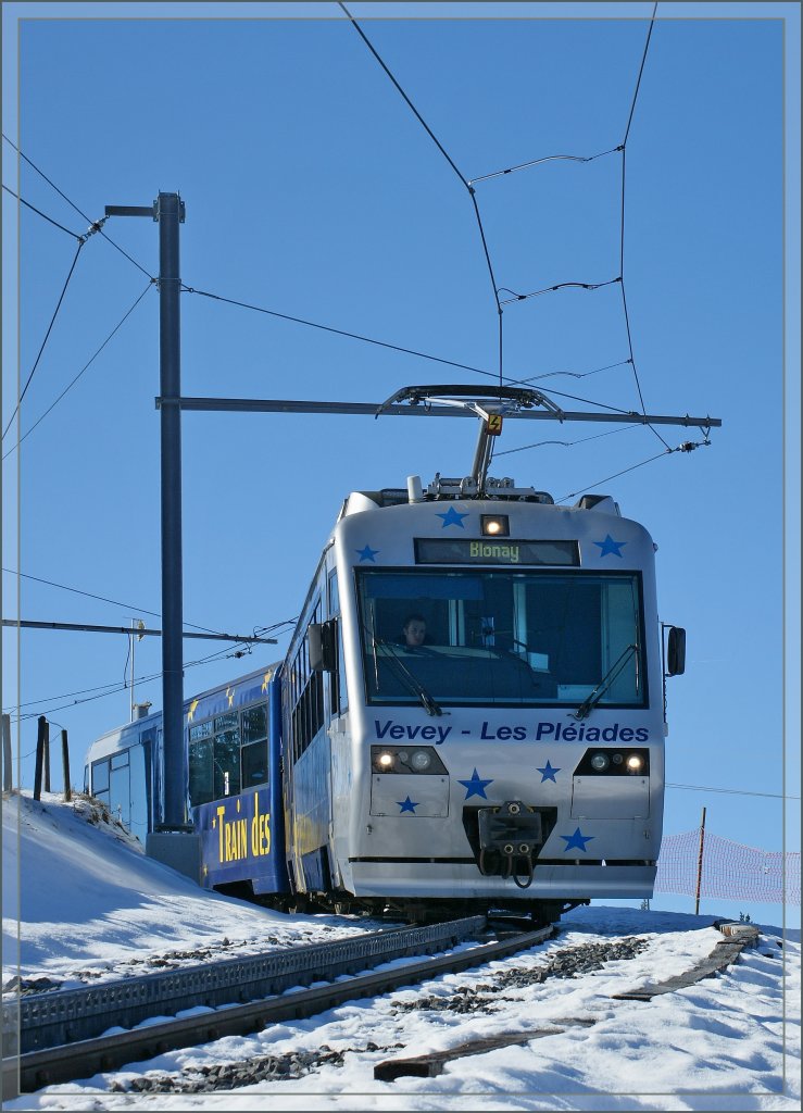 The  Train des Etoiles  just after the departure of the summit station  Les Pleiades .
31.01.2011