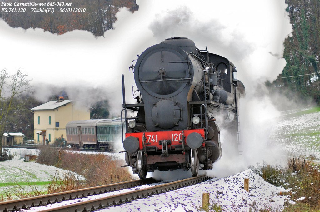 the  Train of the Epiphany 2010  awarded to FS.741.120, here she tackles the journey Firenze SMN / San Piero a Sieve near Vicchio (FI)