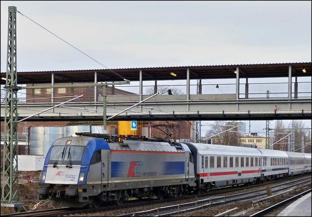 The Warszawa-Berlin Express is running throug Berlin Ostkreuz on December 27th, 2012.