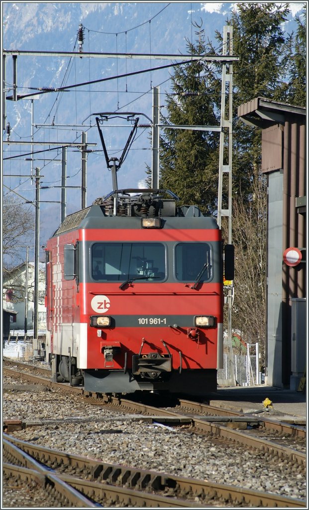 The  zb  HGe 101 961-1 in Meiringen.
05.02.2011