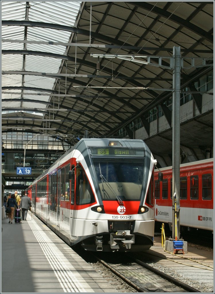 The  Zentalbahn  Spatz 130 003-7 to Giswil in Luzern.
01.06.2012