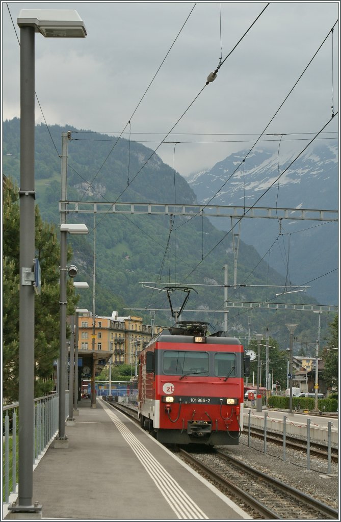 The  Zentralbahn  101 965-2 in Meiringen.
01.06.2012