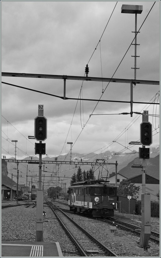 The  Zentralbahn  De 110 022-1 in Meiringen.
01.06.2012