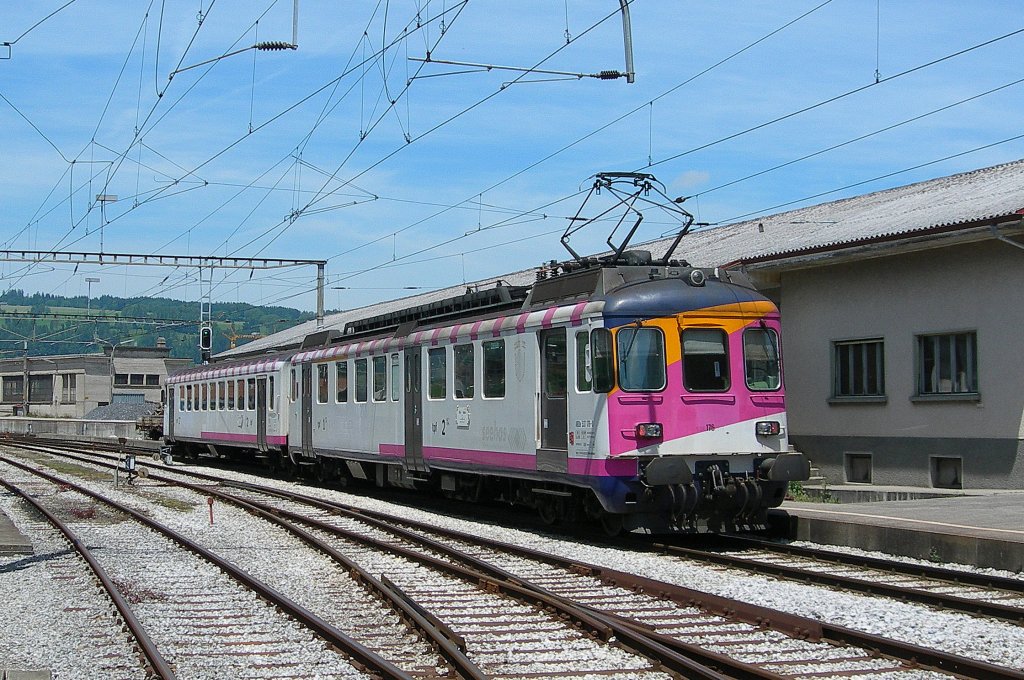 TPF (ex GFM) local service to Romont is leaving Bulle.
19.06.2008