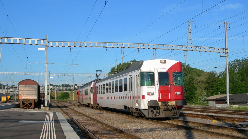 TPF (ex GFM) local train to Bulle is leaving the SBB Station Romont. 
19.06.2008