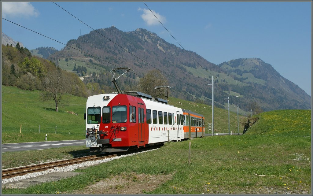 TPF local train to Montbovon by Lessoc.
16.04.2011