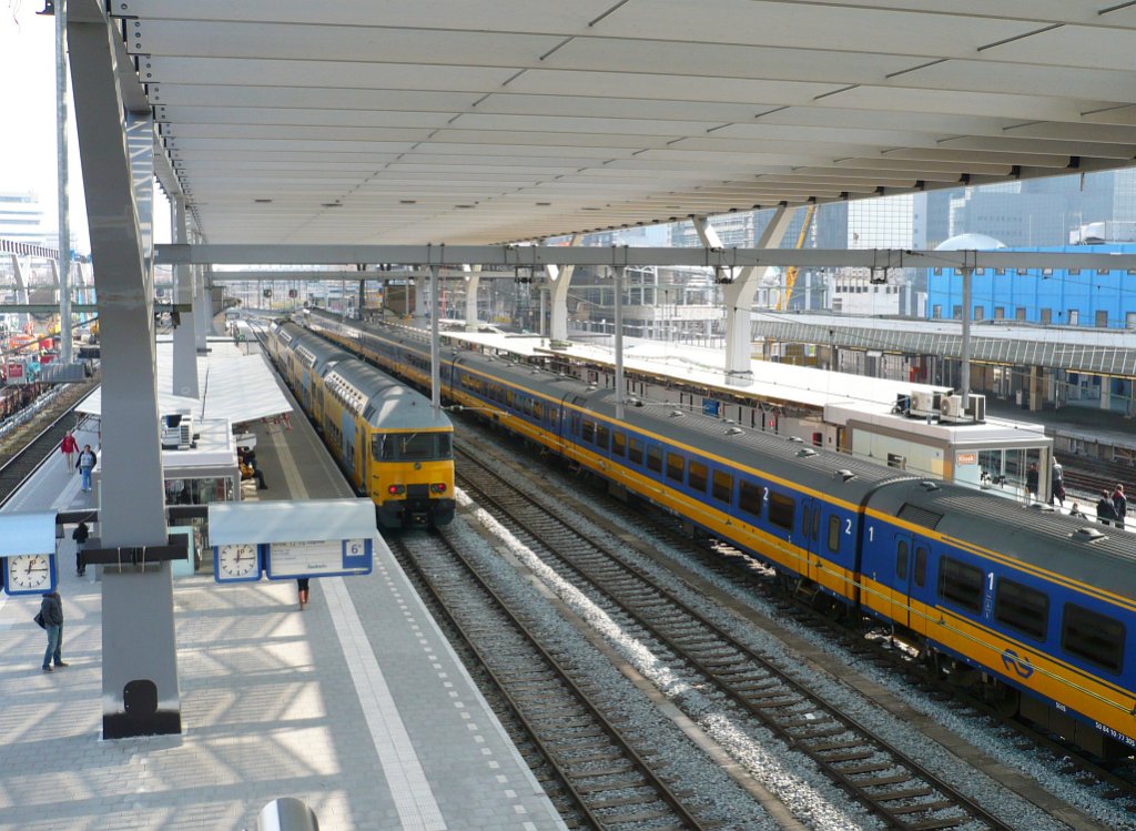 Track 4, 5 and 6 with the new build roof. Rotterdam Centraal Station 30-03-2011.