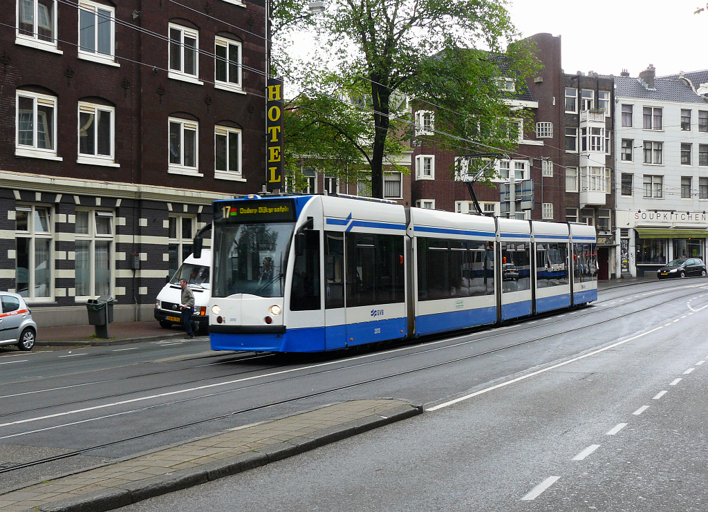 Tram 2013 Nieuwezijds Voorburgwal Amsterdam 27-05-2011.