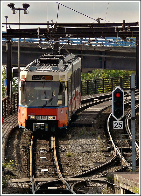 Tram N 6141 is arriving at the station Charleroi Sud on September 12th, 2009.