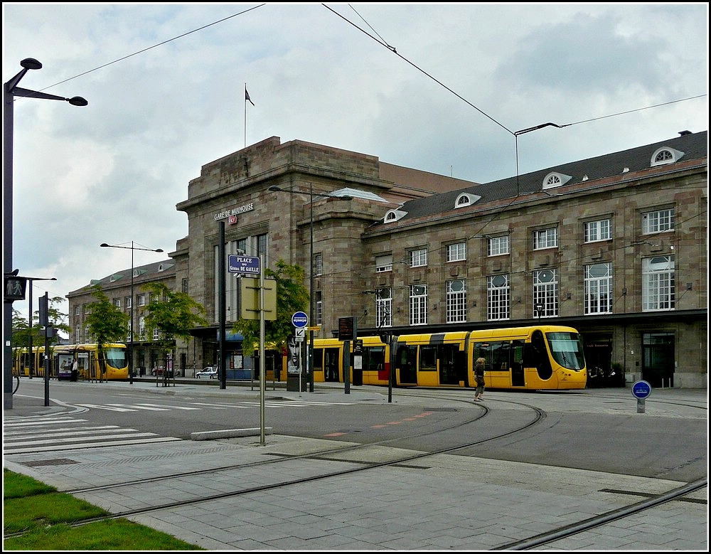 Trams in front of the main station of Mulhouse on 19.06.2010.