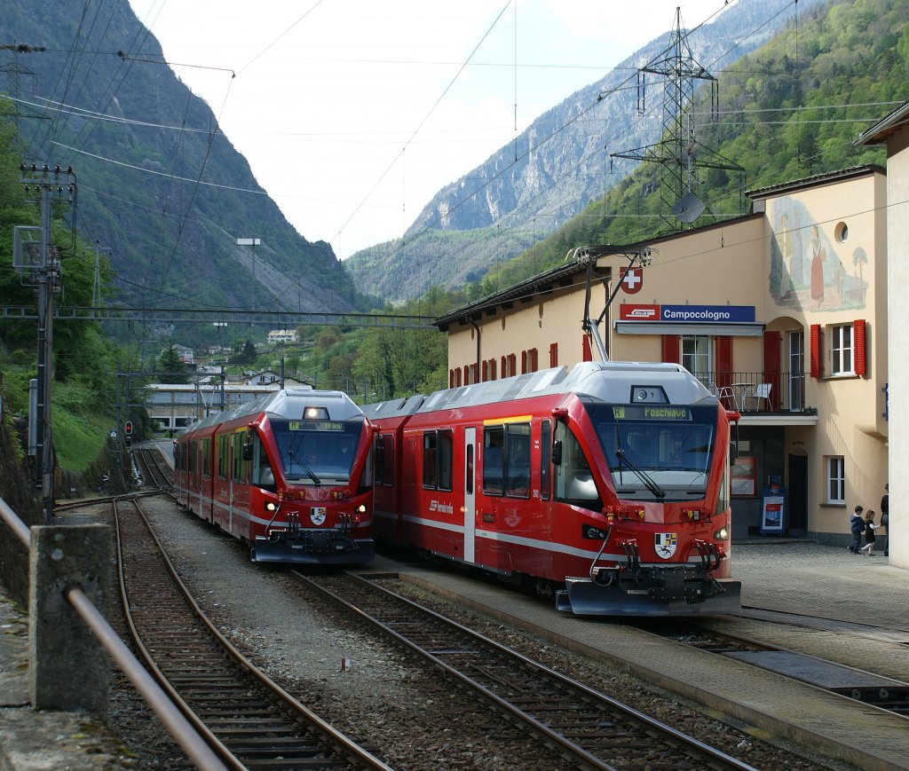 Two Allegra makes a stop in the border station Campcologno. 
08.05.2010