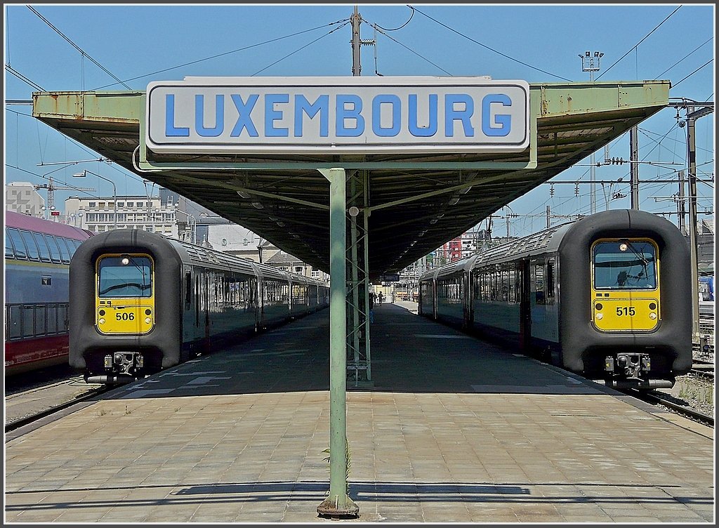 Two AM 96 photographed at the station of Luxembourg City on July 1st, 2009. The roof and the sign of this platform don't exist anymore. 