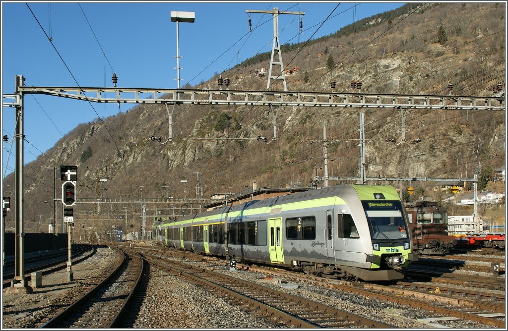 Two BLS  Ltschberger  on the way to Spiez leave the Brig Station.
07.02.2011