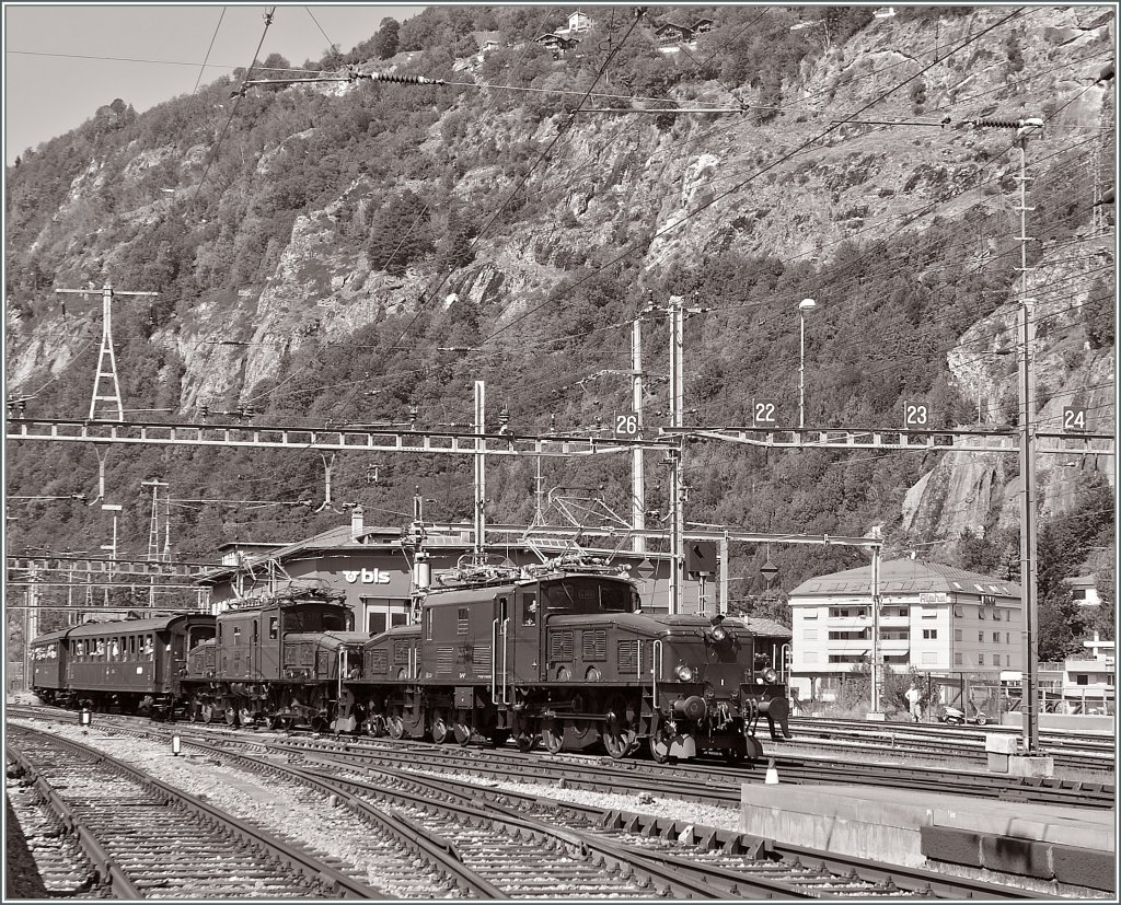 two Crocodiles loks Be 6/8  arriving with a special SBB Historic service is arriving at Brig.
20.08.2012