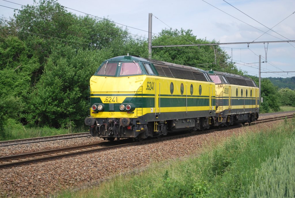Two diesel engines running towards Visé in June 2010.