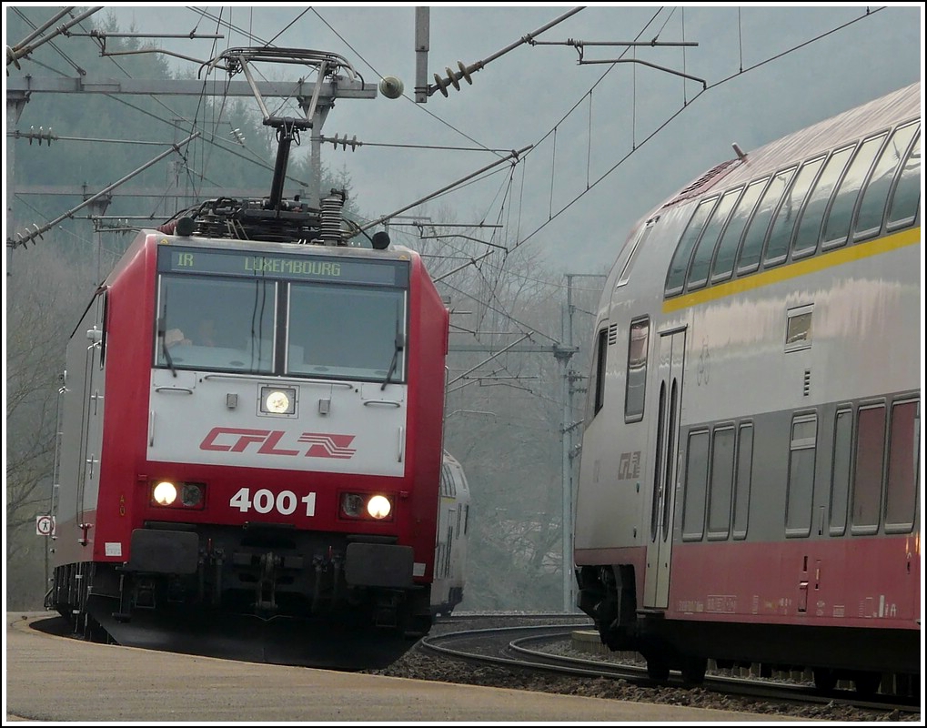 Two push-pull trains are meeting in Goebelsmühle on April 11th, 2008.