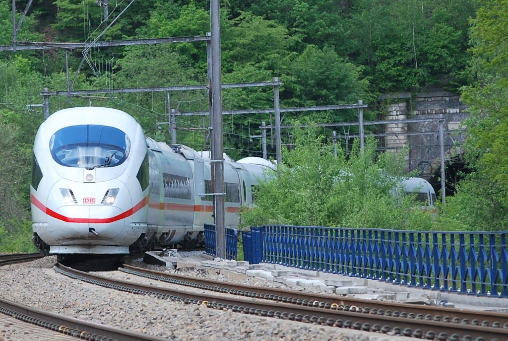 Unexpected ICE Brussels-Frankfurt diverted on line 37 passing Goffontaine (B) in May 2010.