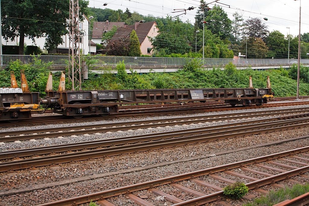 Upper building materials wagon Slps 462 (82 80 4727  263-2) of the DB parked (with track renewal train) at the 23.07.2011 in Kreuztal.