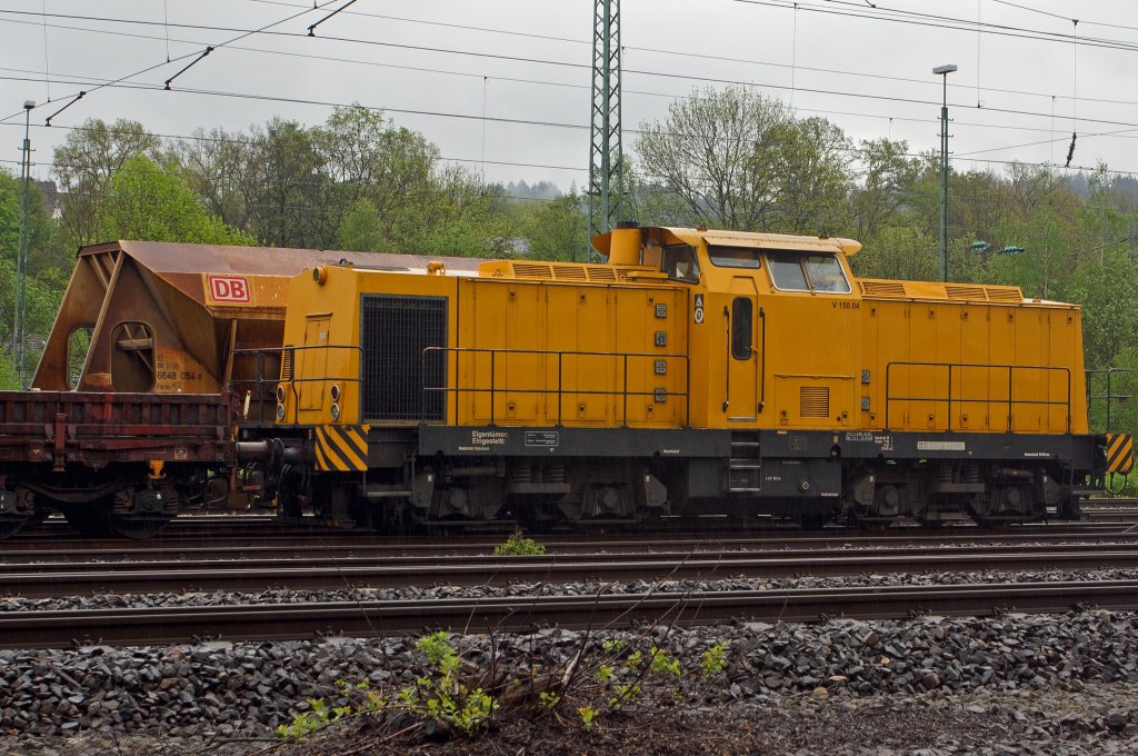 V 150.04, ex DR 110 966-9, ex DR 710 966 (a V 100.5 east) off the SGL, parked (in rain) on  06.05.2012 in Betzdorf /Sieg.