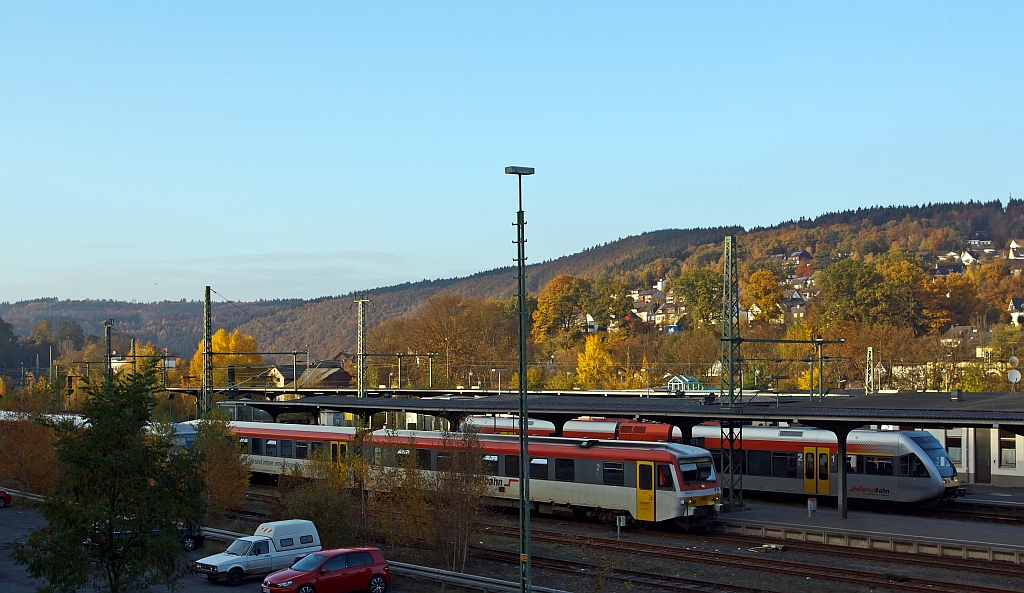 View of the station Betzdorf / Sieg on 31.10.2011, here on the secondary rail side, front platform 113, Daadetalbahn, behind platform 102, Heller Valley Railway.