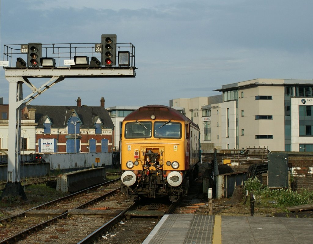 Virgin Class 57 in Cardiff. 28.04.2010