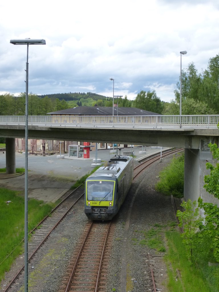 VT 650.718 is driving in Oberkotzau on May 21th 2013.