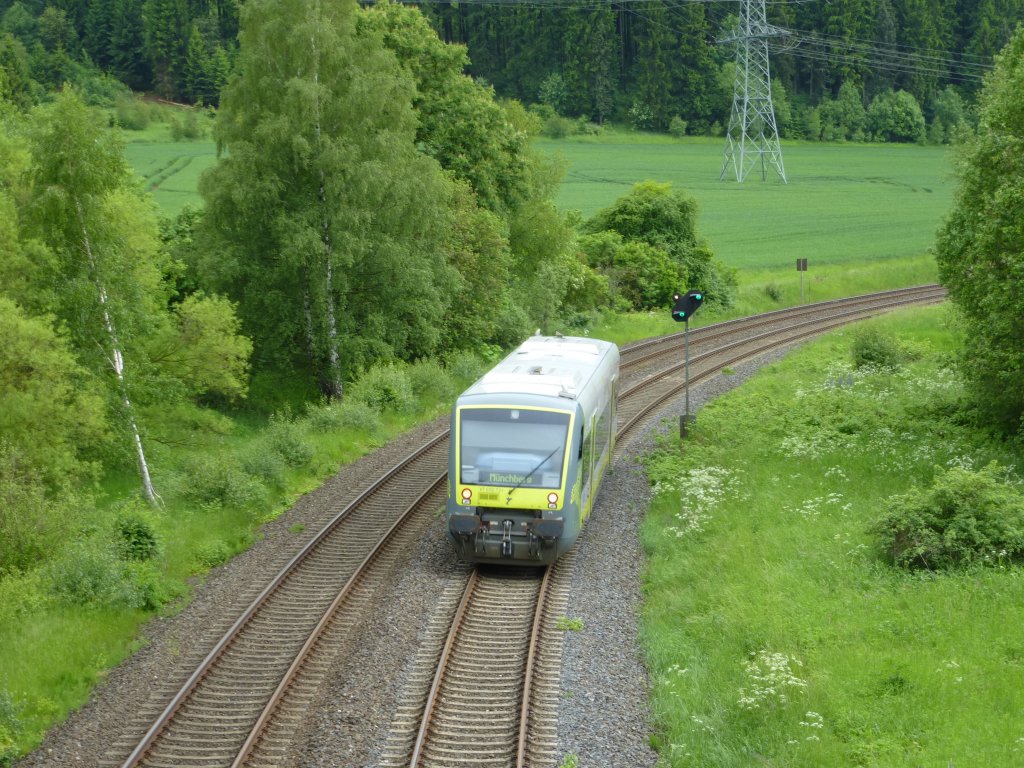 VT 650.721 is driving between Oberkotzau and Hof, June 9th 2013.