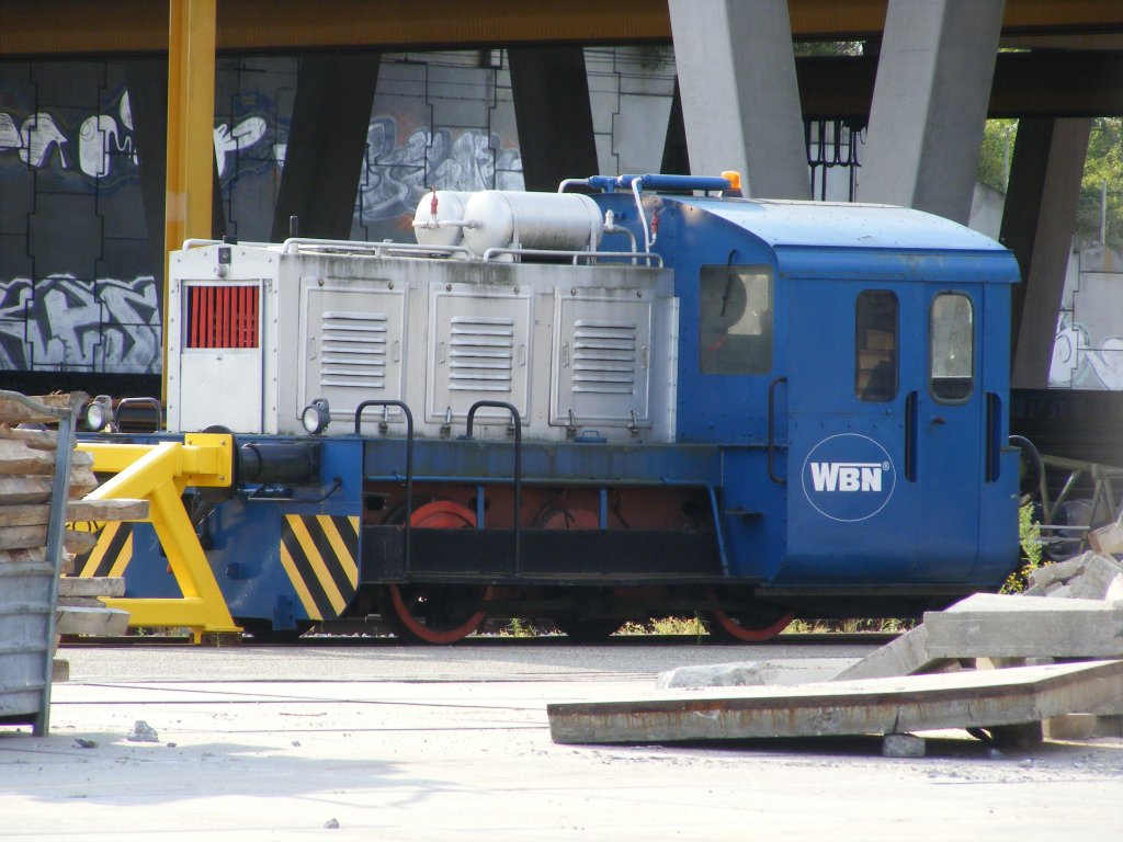 WLB shunting Kf / Locomotor is standing here for over a year now afther it was transportet from Utrecht Daalseweg to Prorail Railmaterialscenter at Crailoo 3.8.12